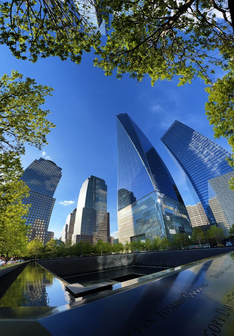 Lire la suite à propos de l’article Mémorial 11 septembre à New York : Un Hommage Émouvant et Inoubliable