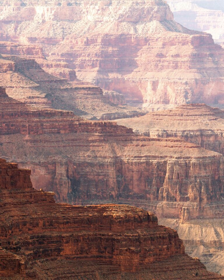 Lire la suite à propos de l’article Grand Canyon: Un chef-d’œuvre géologique sculpté par le temps