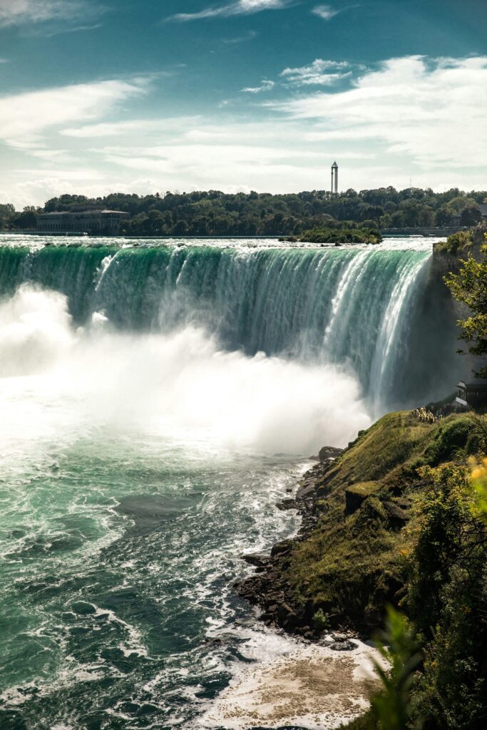 8 plus belles chutes d'eau au canada