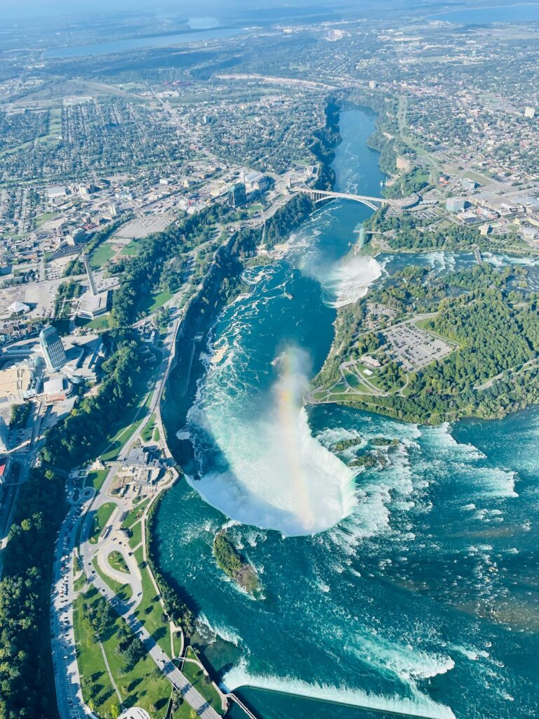 8 plus belles chutes d'eau au canada