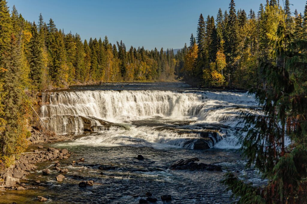 8 plus belles chutes d'eau au canada